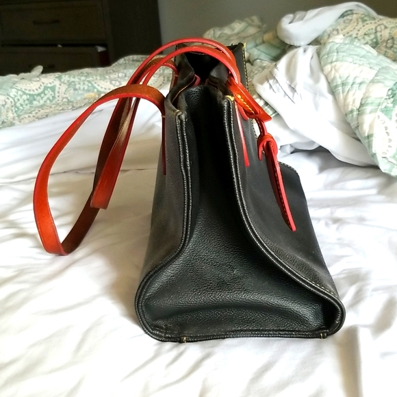 Dooney and Bourke medium size bag - Picture 3 of 7